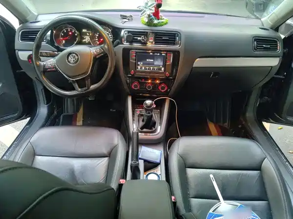Volkswagen Sagitar 2018