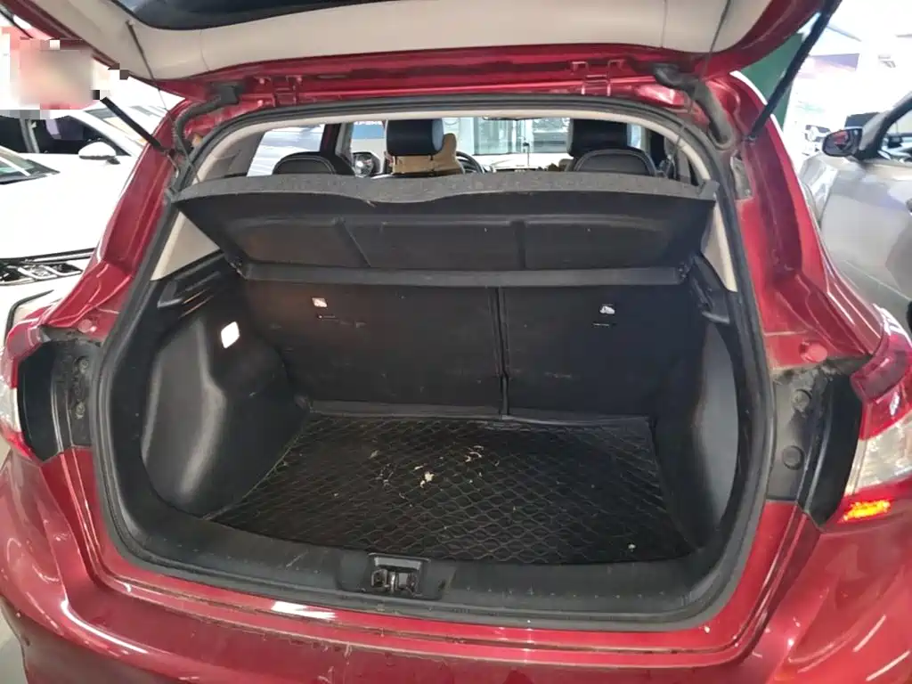 Nissan Tiida 2017 — фото 19