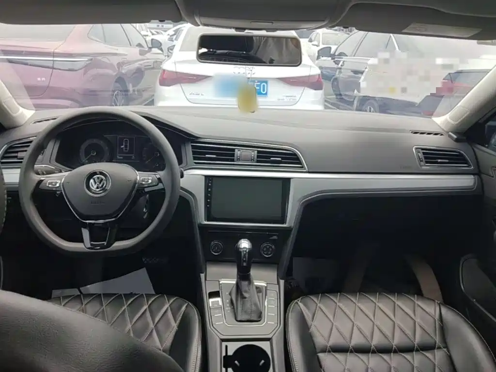 Volkswagen Lamando 2018 — фото 10