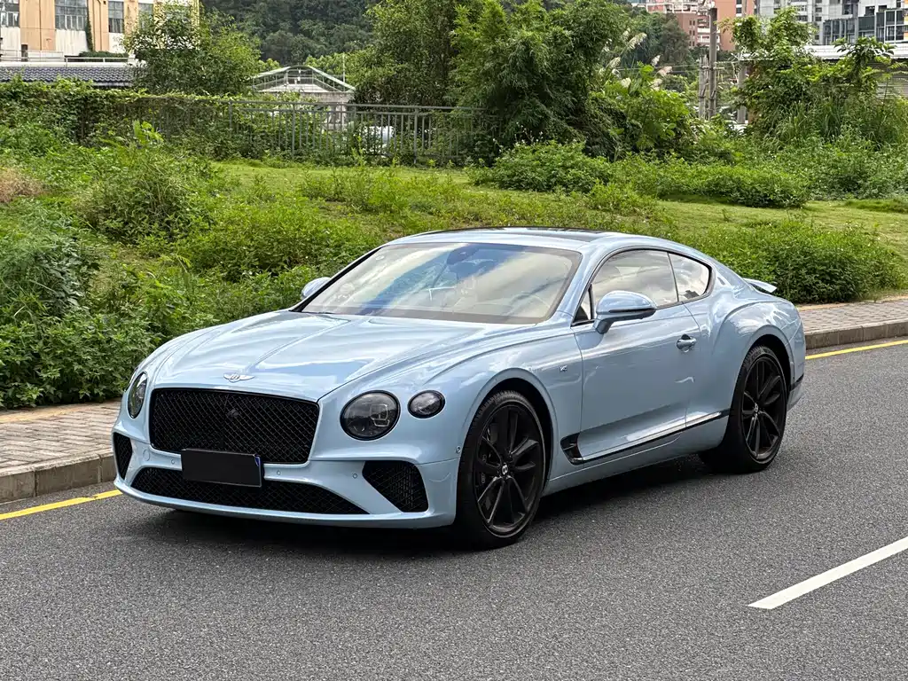 Bentley Continental 2023 — фото 1