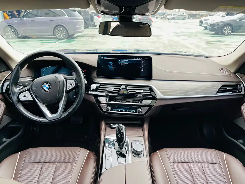 BMW 5 Series New Energy 2021 — фото 9
