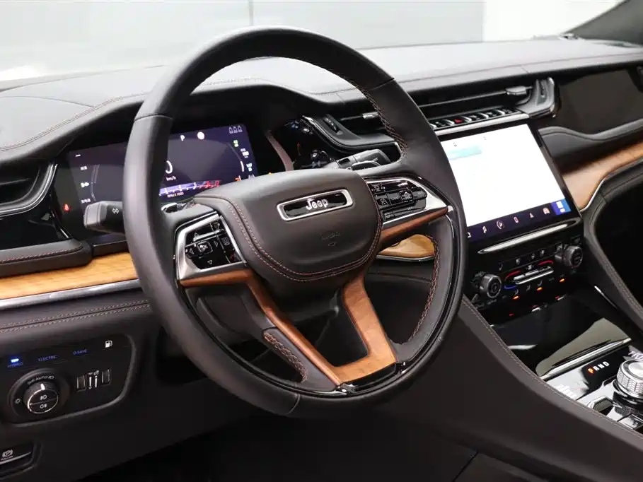 Jeep Grand Cherokee 4xe 2023 — фото 13