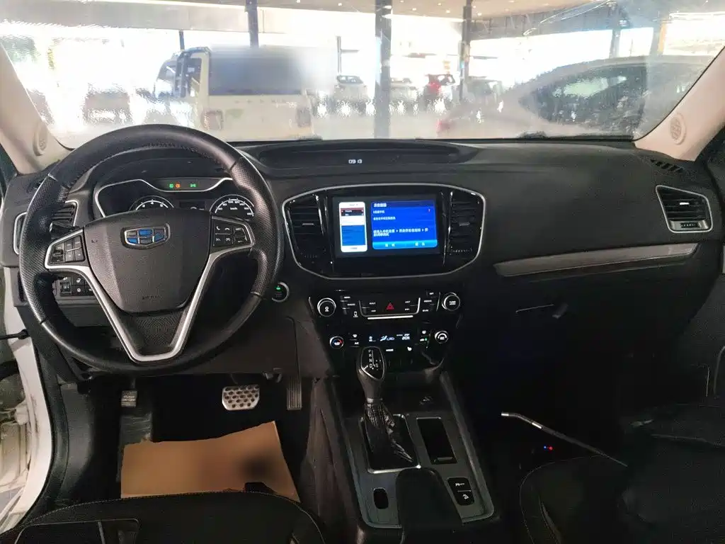 Geely Vision X6 2017 — фото 10