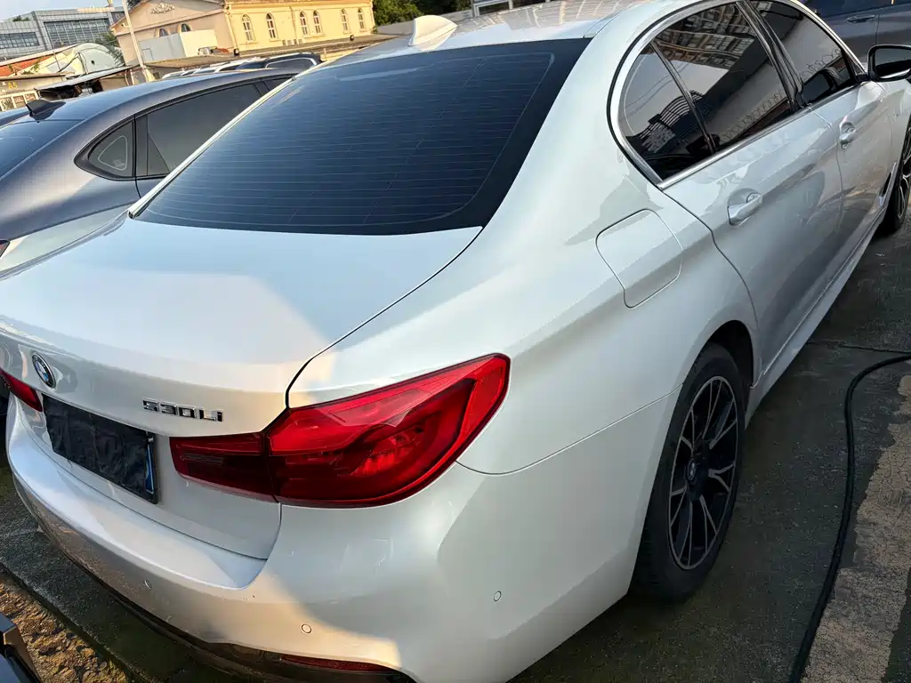 BMW 5 Series 2020 — фото 16