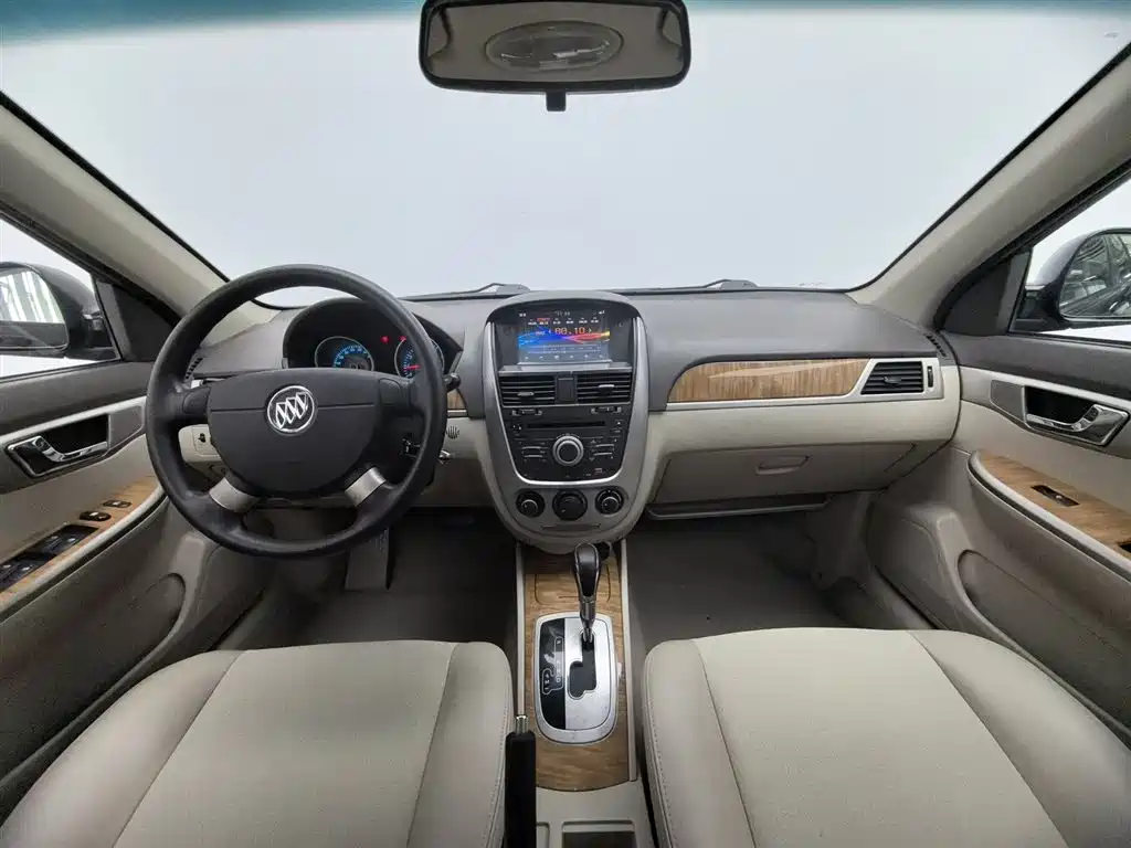 Buick Excelle 2015 — фото 5