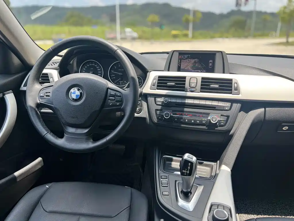 BMW 3 Series 2015 — фото 19