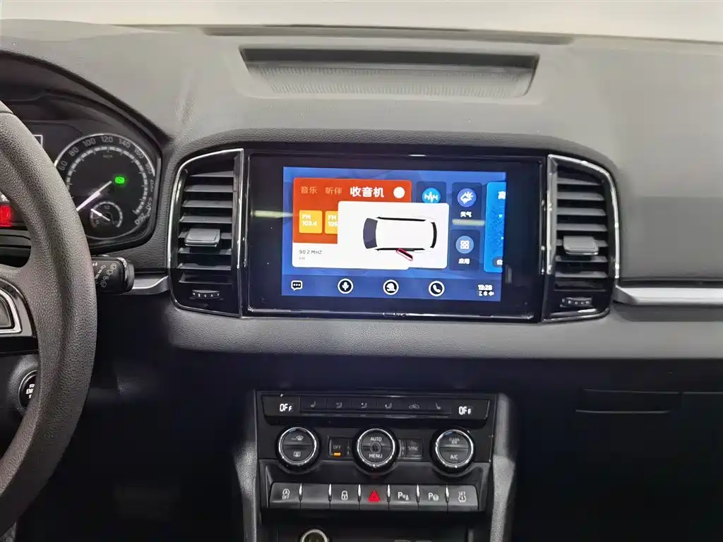 Skoda Karoq 2021 — фото 12
