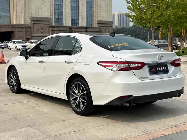 Toyota Camry 2021