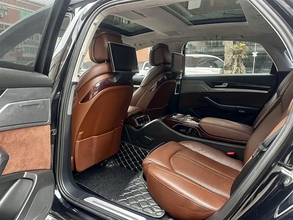 Audi A8 2012