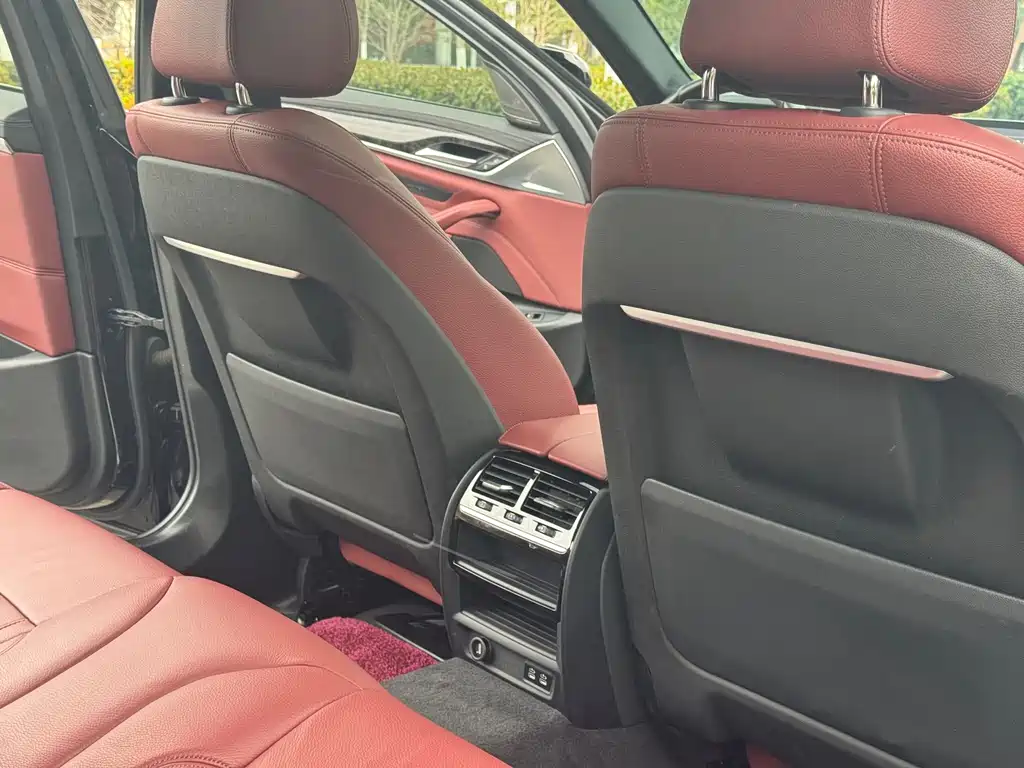 BMW 5 Series 2020 — фото 13