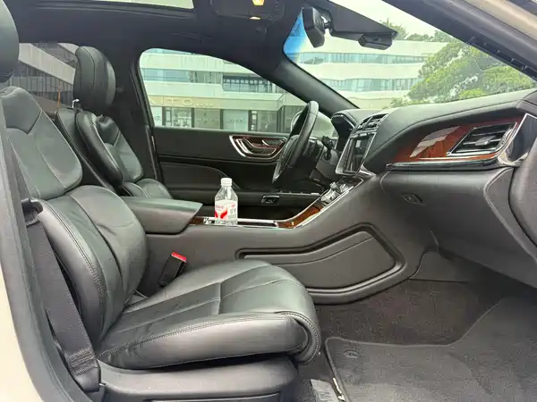Lincoln Continental 2018