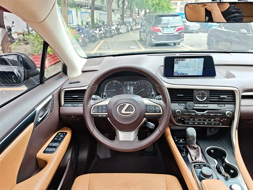 Lexus RX 2018 — фото 18