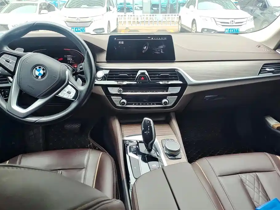 BMW 5 Series 2020 — фото 12
