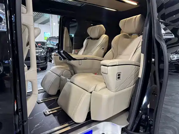 Toyota Vellfire 2023