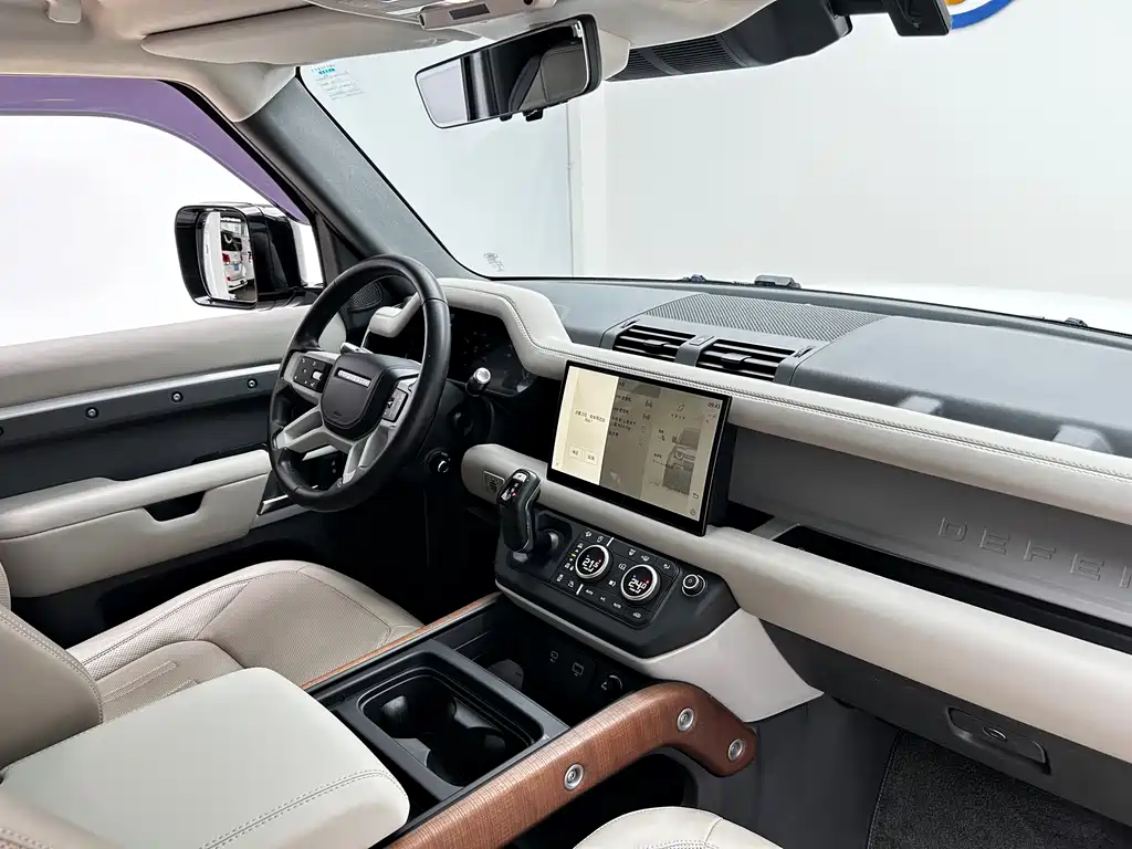 Land Rover Defender 2022 — фото 12