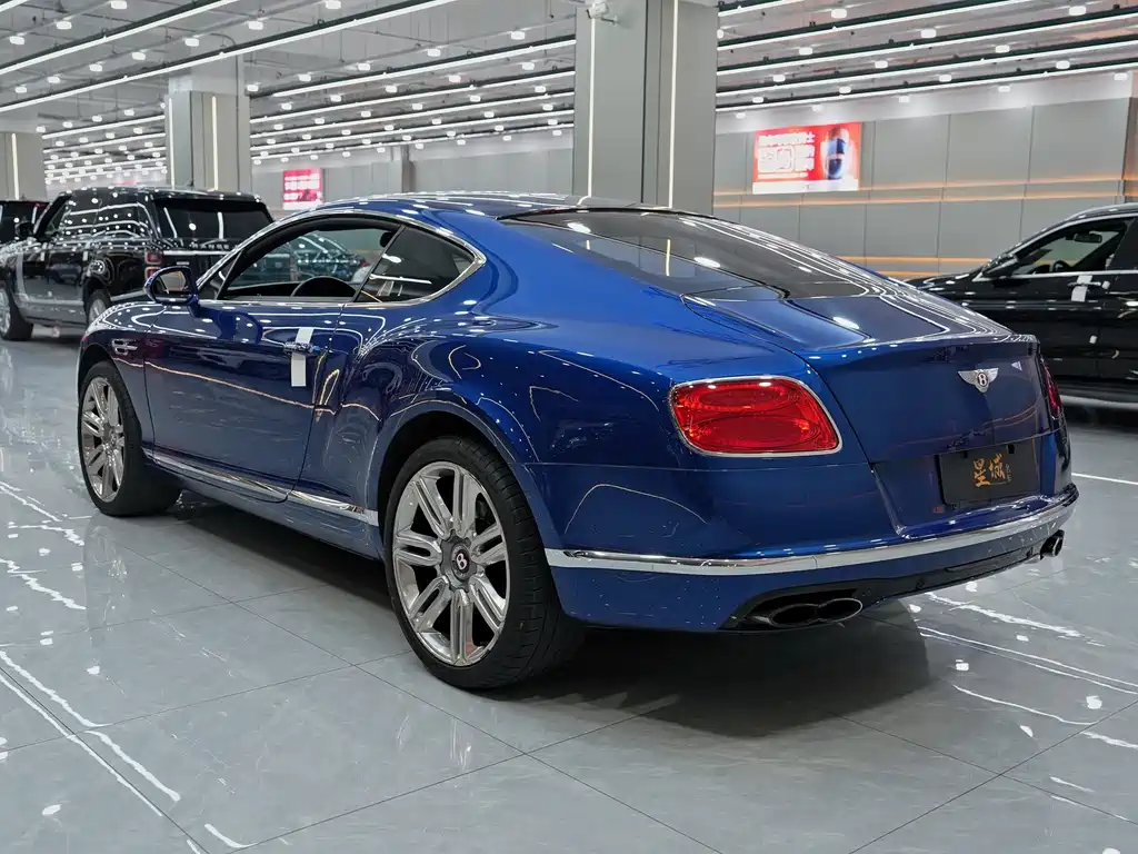 Bentley Continental 2017 — фото 11