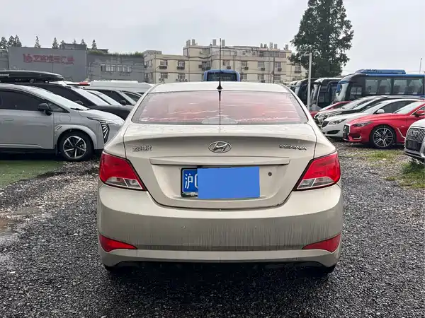 Hyundai Accent 2014