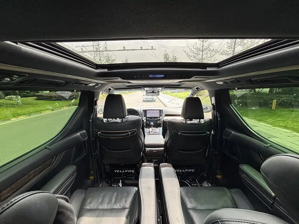Toyota Alphard 2022 — фото 20