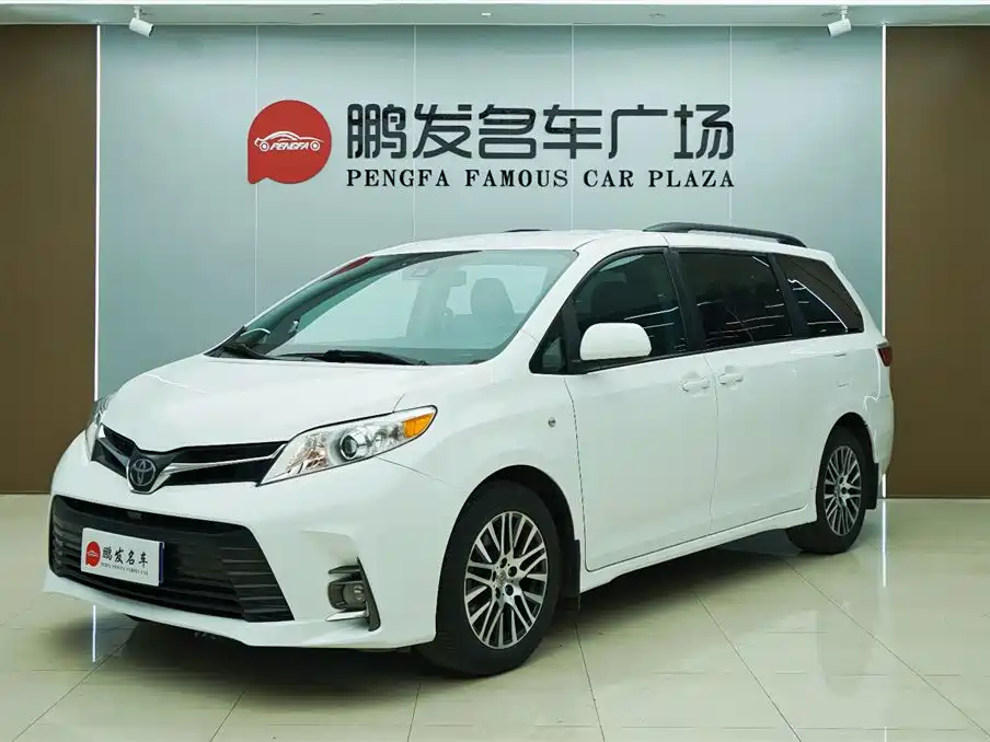 Toyota Sienna 2018 — фото 1