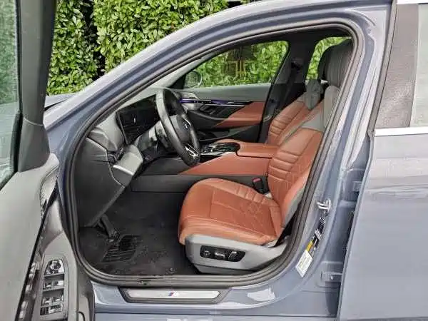 BMW i5 2024