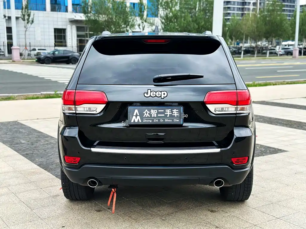 Jeep Grand Cherokee 2015 — фото 7