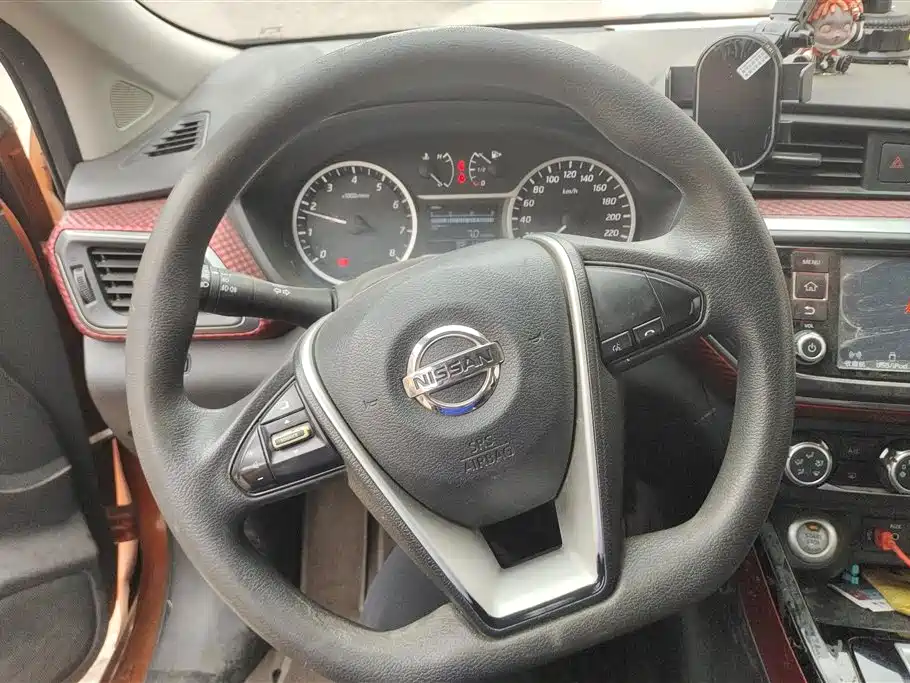Nissan Bluebird 2018 — фото 15