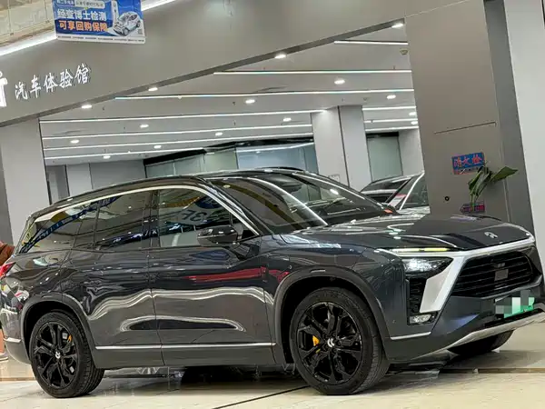 NIO ES8 2021