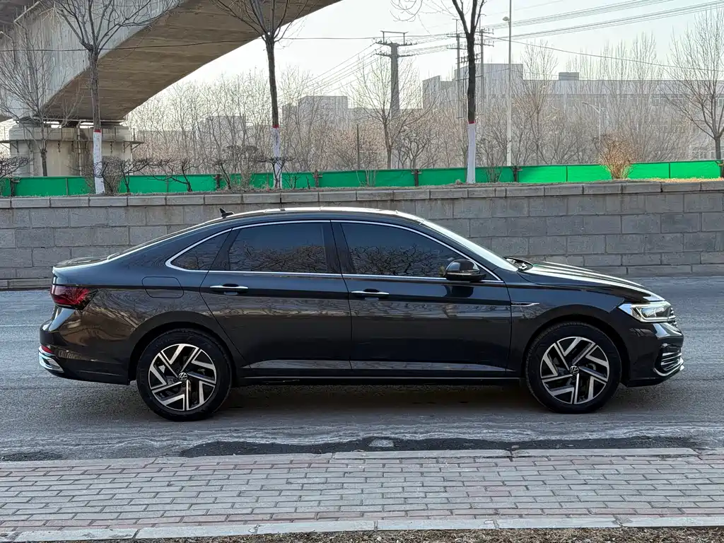 Volkswagen Sagitar 2022