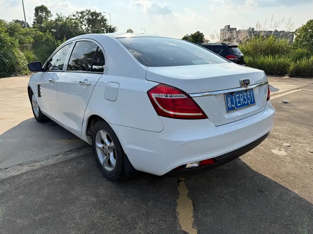 Geely Emgrand 2015