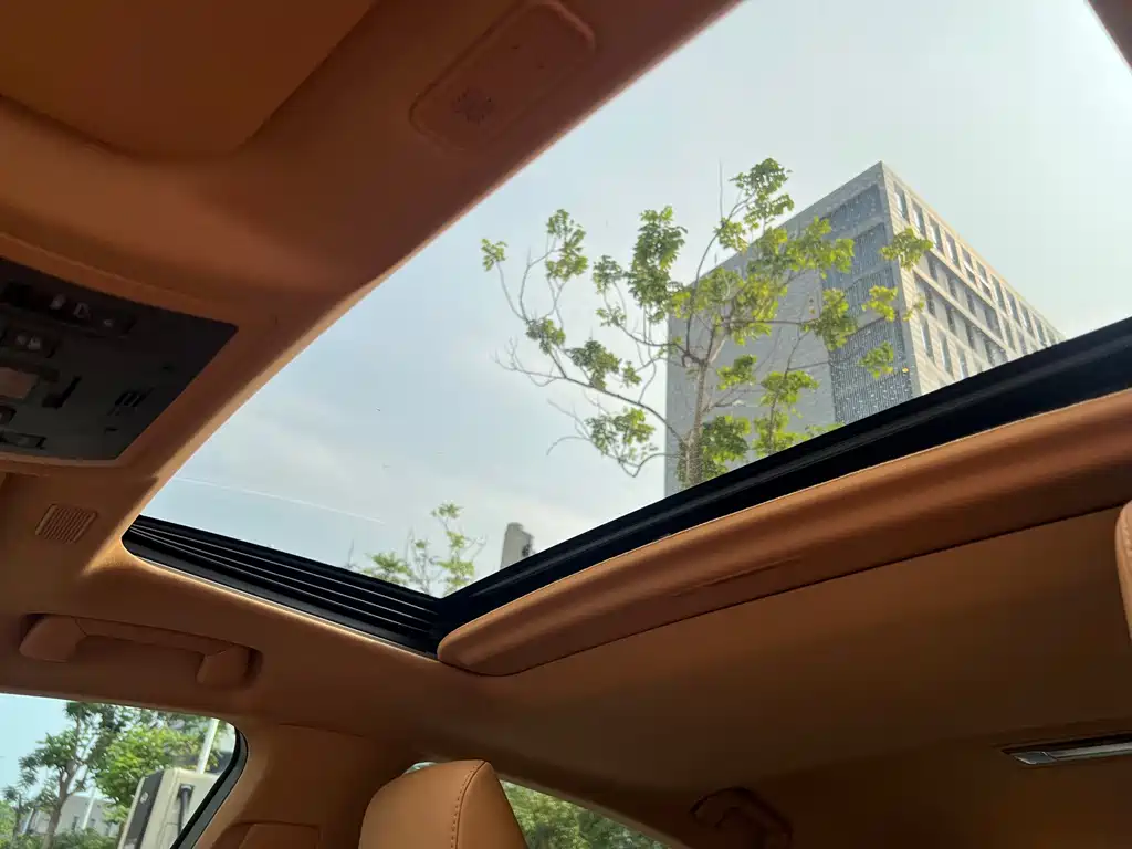 Lexus ES 2022