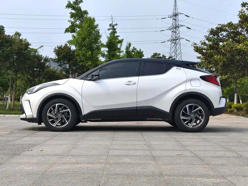 Toyota C-HR 2021 — фото 7