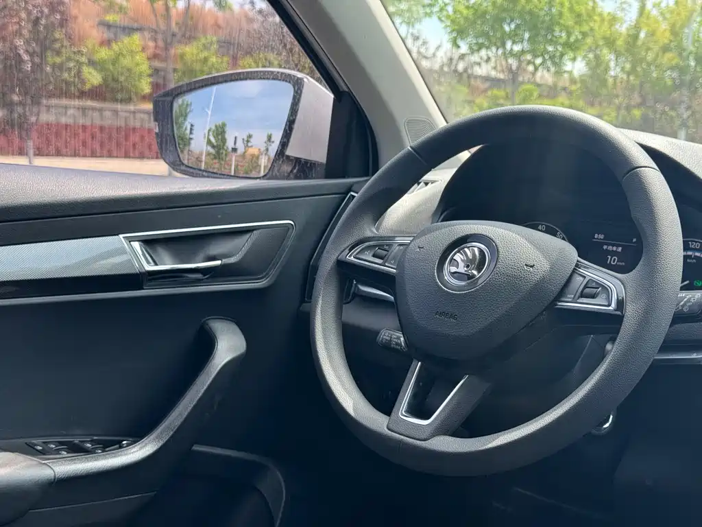 Skoda Karoq 2021 — фото 15