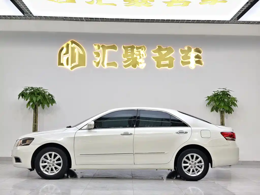 Toyota Camry 2013 — фото 5