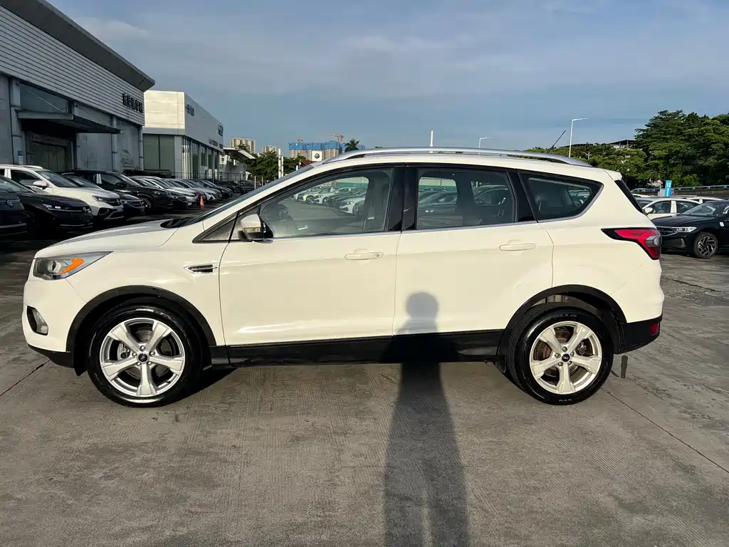 Ford Kuga 2017 — фото 17