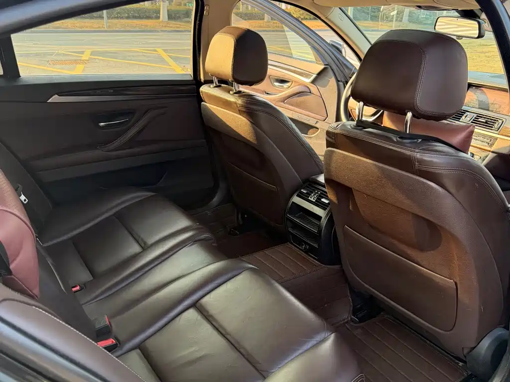 BMW 5 Series 2015 — фото 20