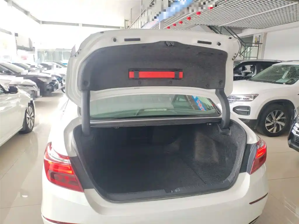 Honda Inspire 2021 — фото 16