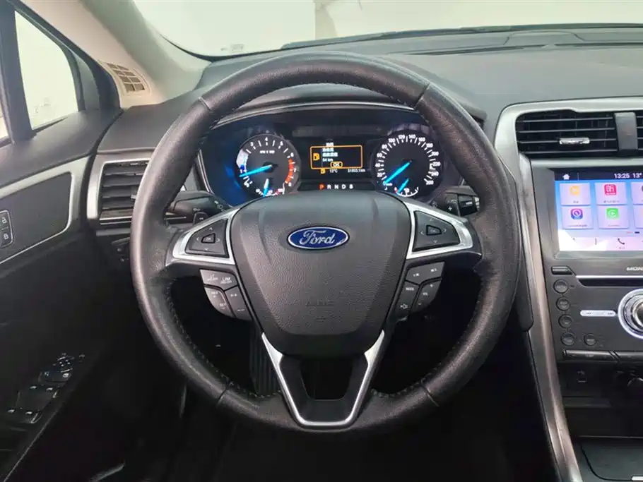 Ford Mondeo 2020 — фото 15