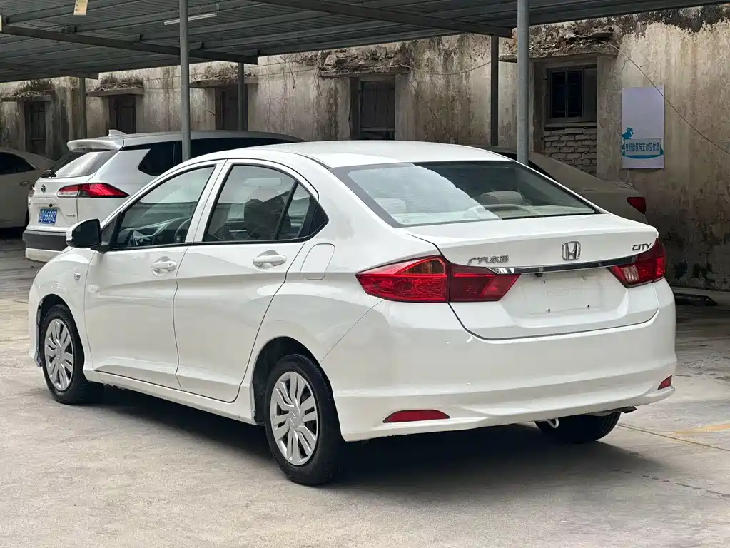 Honda City 2016 — фото 8