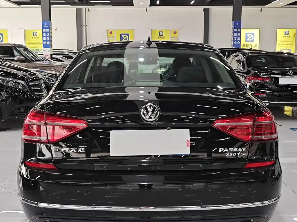 Volkswagen Passat 2019 — фото 8