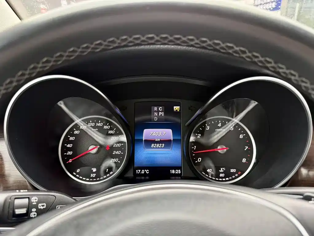 Mercedes-Benz V-Class 2022 — фото 11