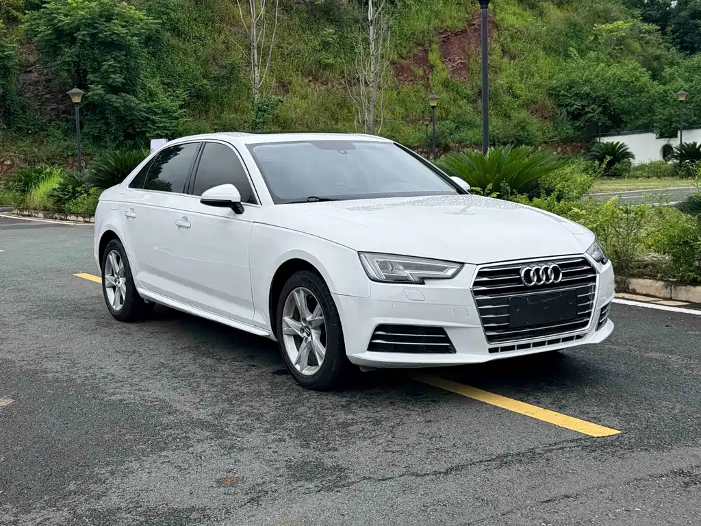 Audi A4L 2018 — фото 3