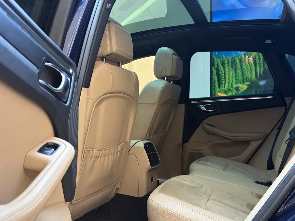 Porsche Macan 2019 — фото 11
