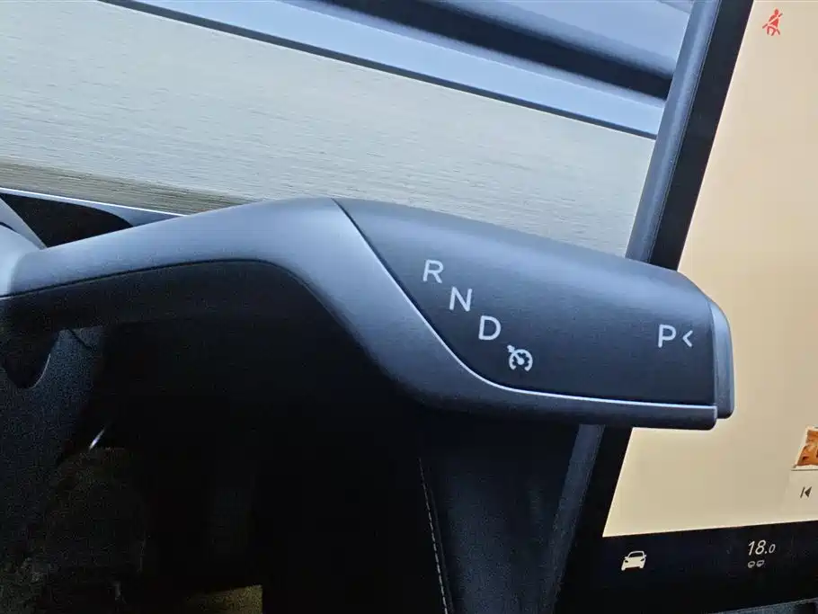 Tesla Model Y 2022 — фото 16