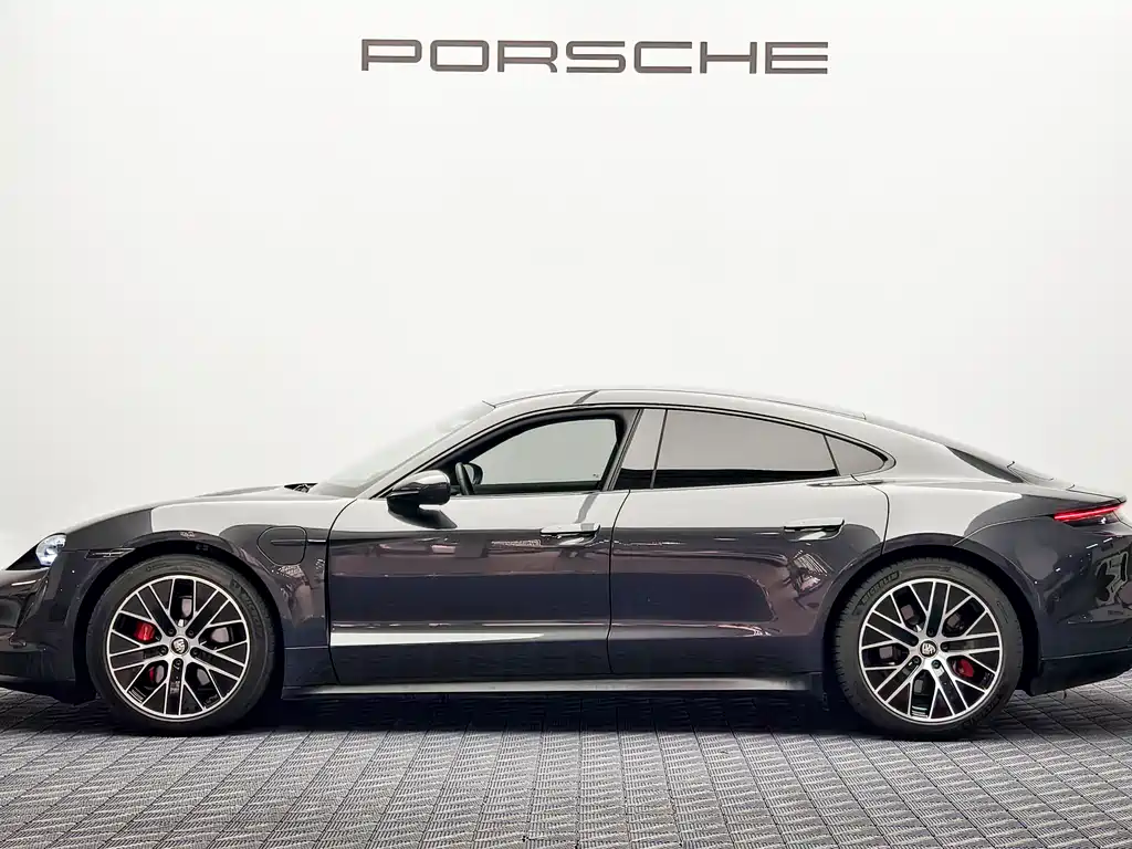 Porsche Taycan 2020 — фото 4