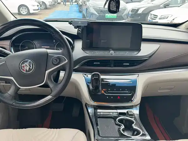 Buick GL8 2023