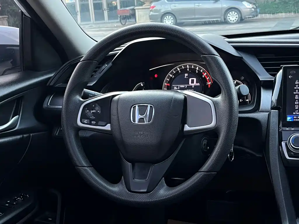 Honda Civic 2017 — фото 11