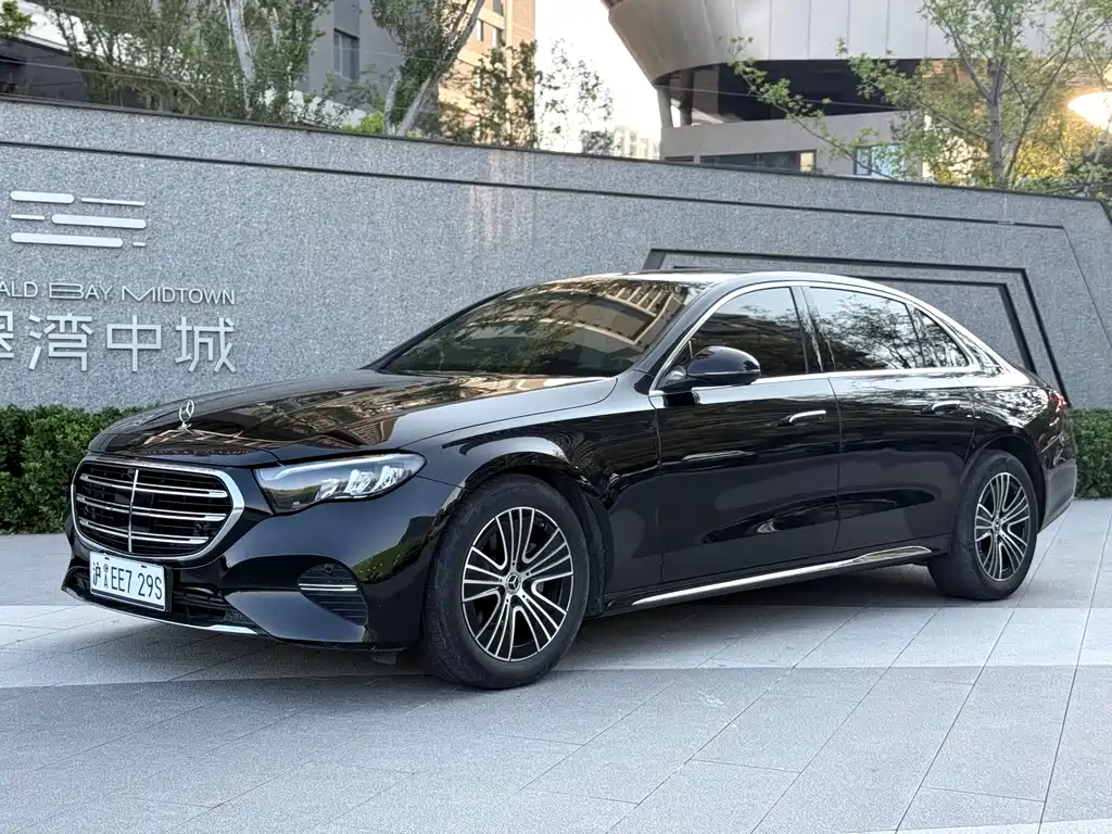 Mercedes-Benz E-Class 2024 — фото 1