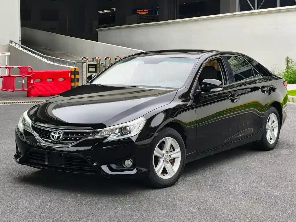 Toyota Reiz 2015