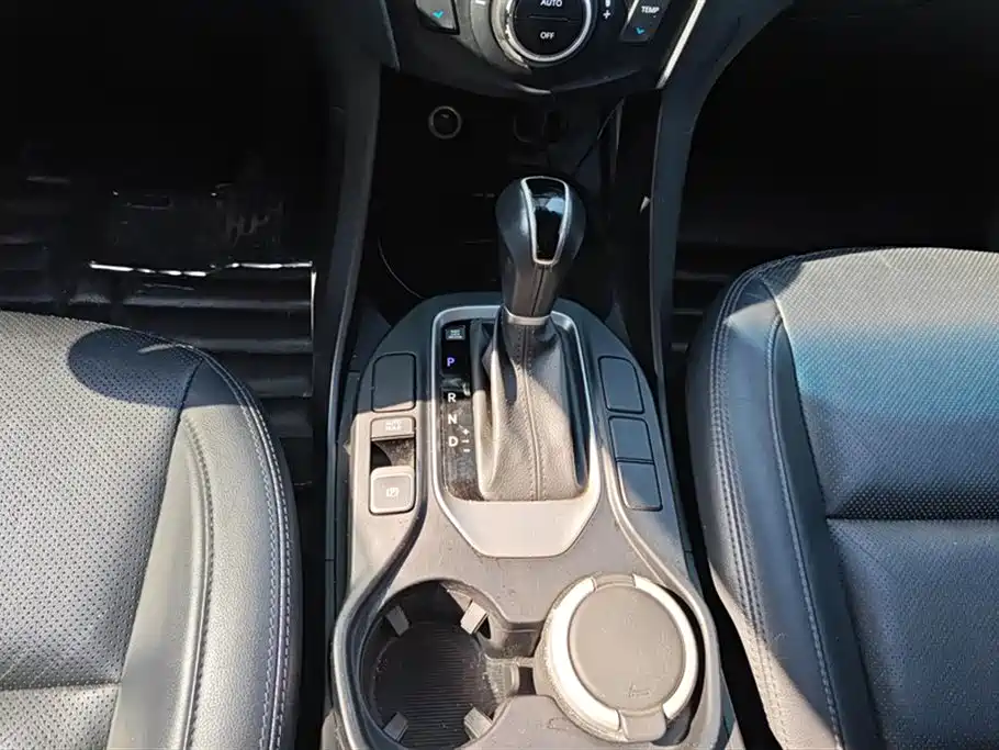 Hyundai Santa Fe 2016 — фото 16