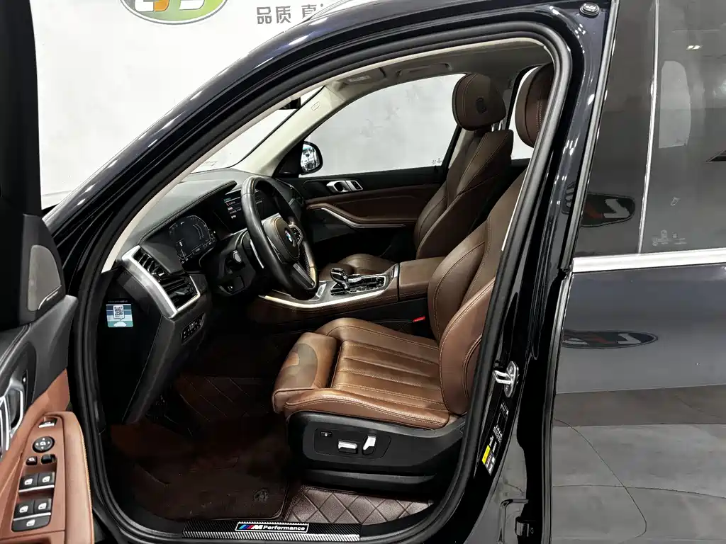 BMW X5 New Energy 2020 — фото 13
